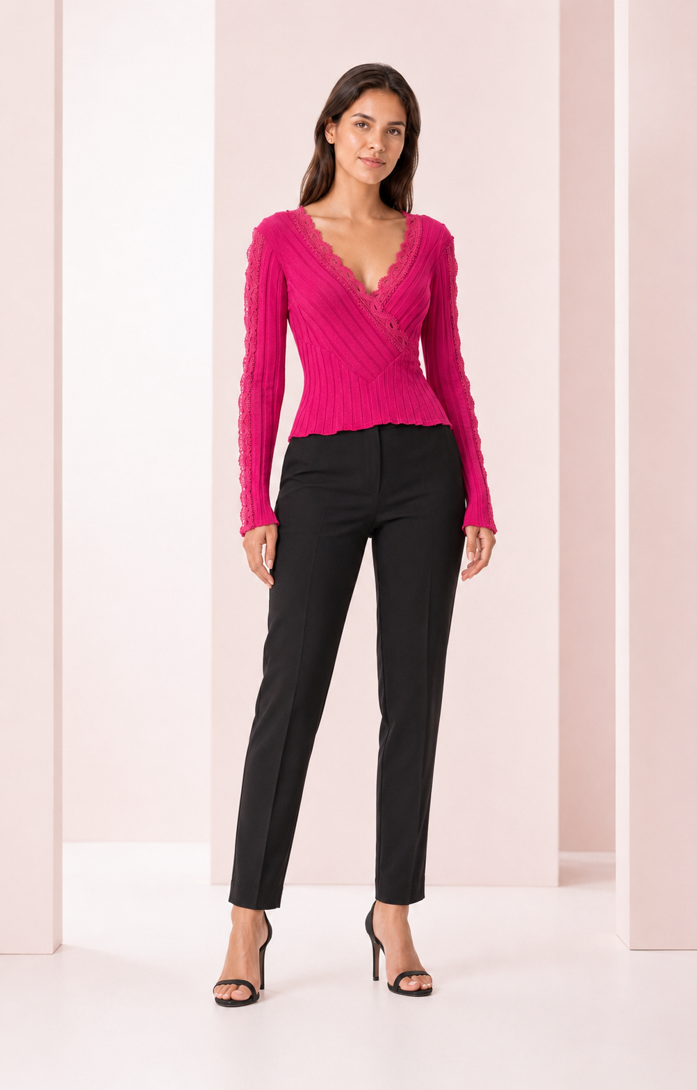 Blusa Escote Cruzado con Encaje Fucsia