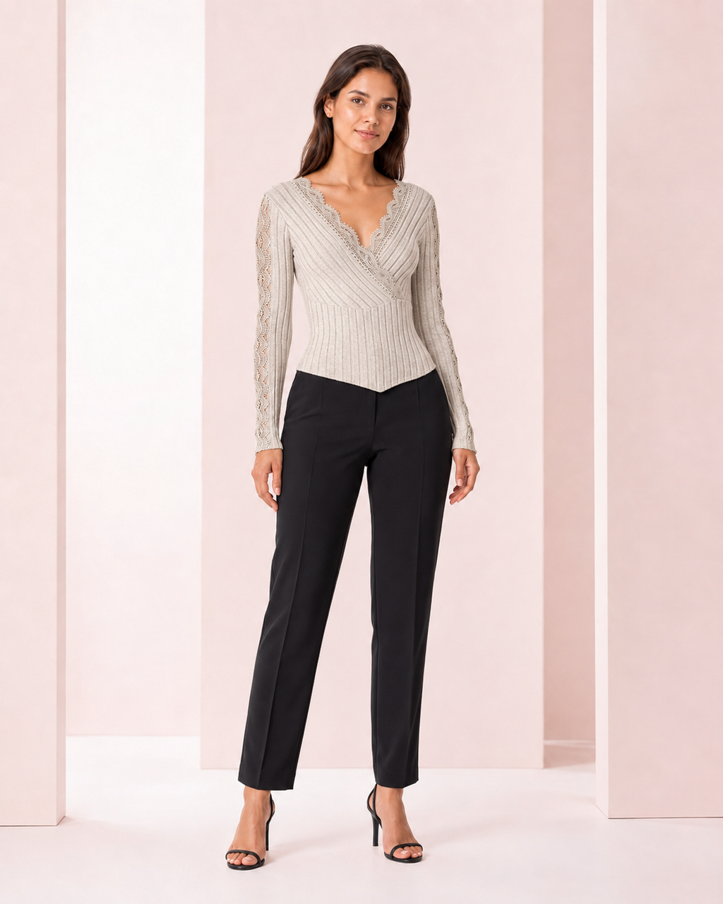 Blusa Escote Cruzado con Encaje Gris Perla