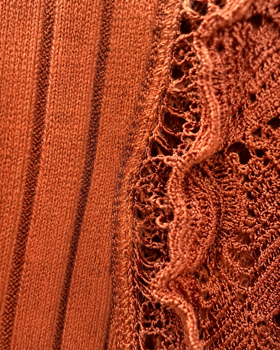 Blusa Escote Cruzado con Encaje Terracota