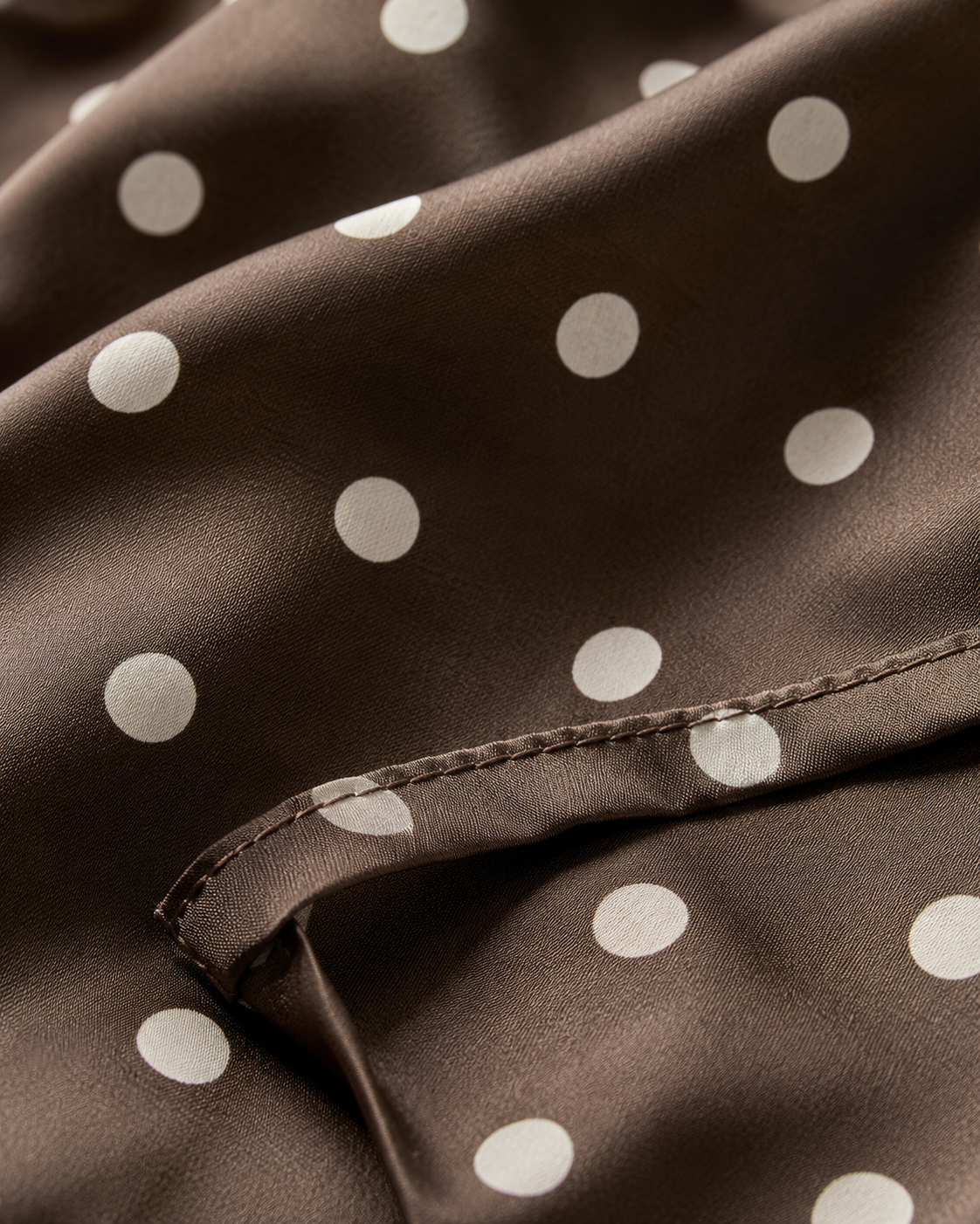 Blusa Drapeada Lunares Chocolate