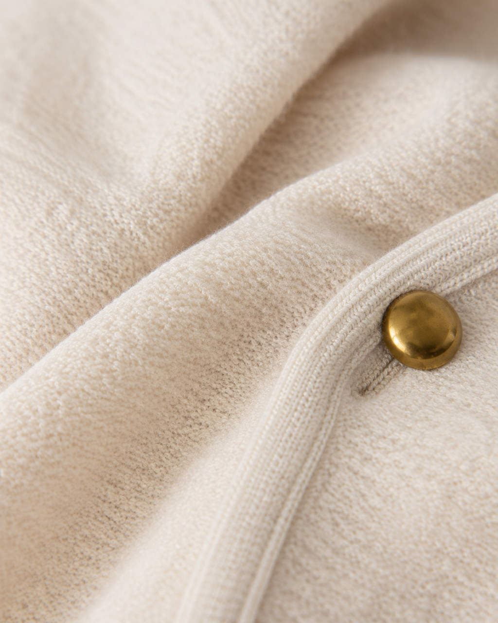 Chaqueta Bouclé Marfil con Botones Dorados